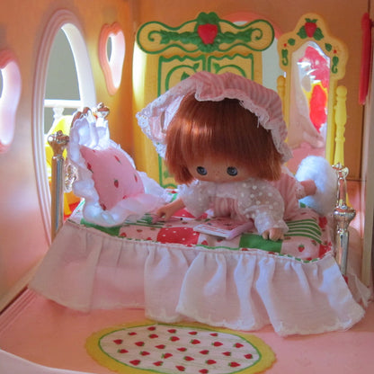 Bed for Strawberry Shortcake Berry Happy Home dollhouse