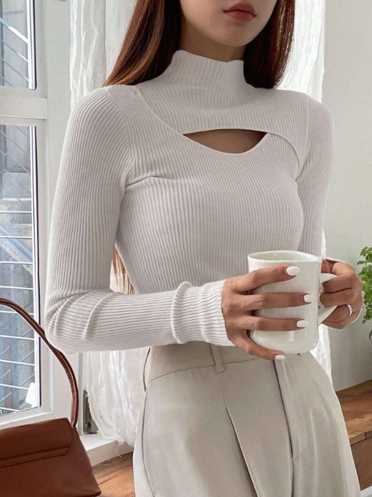CUT OUT MOCK NECK RIBBED KNIT TEE