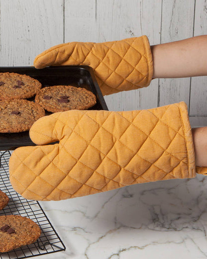 Danica Heirloom, Stonewash Oven Mitt, Ochre