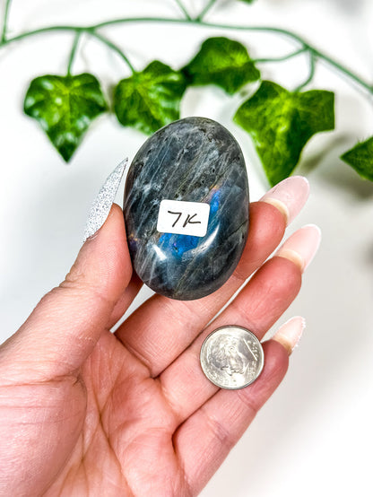 Labradorite Palmstone (7K)