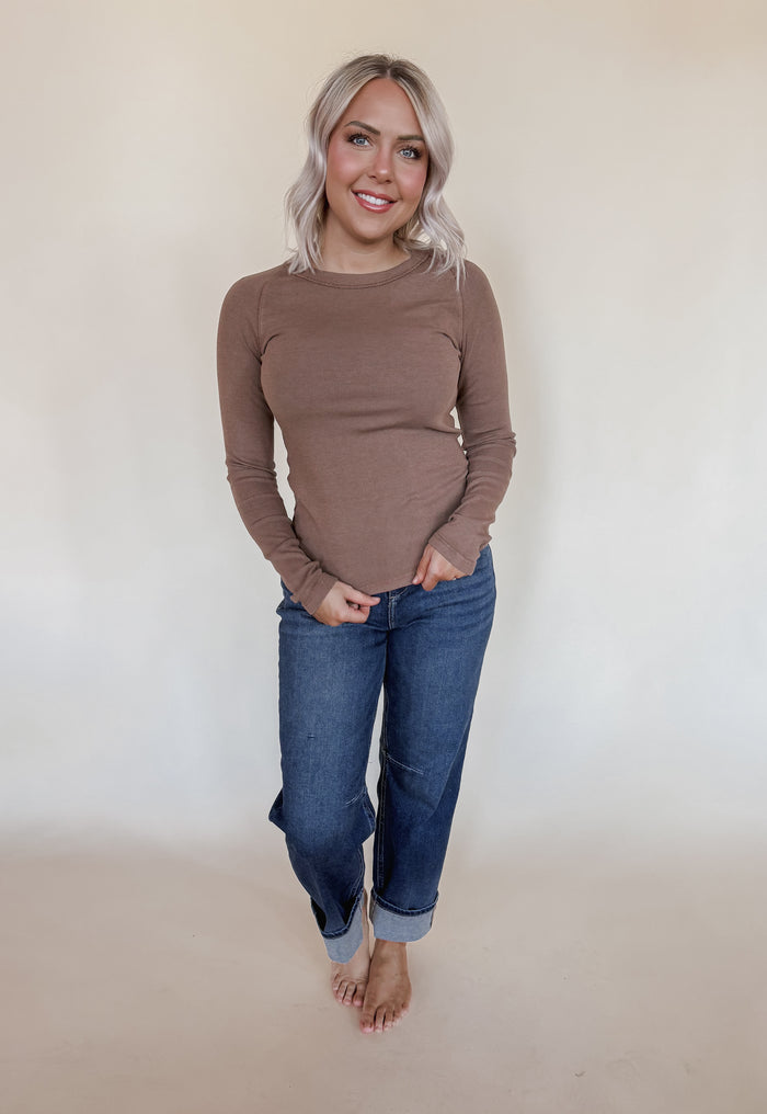 Long Sleeve Basic in Brown