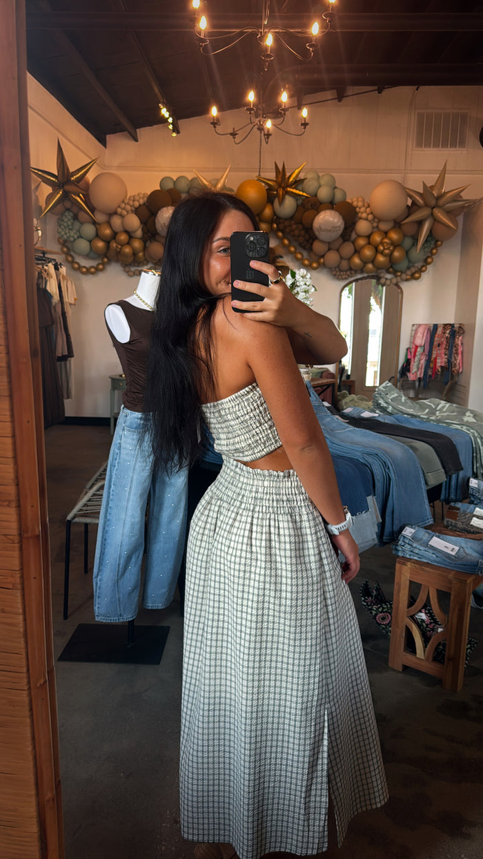 Off White Skirt Set