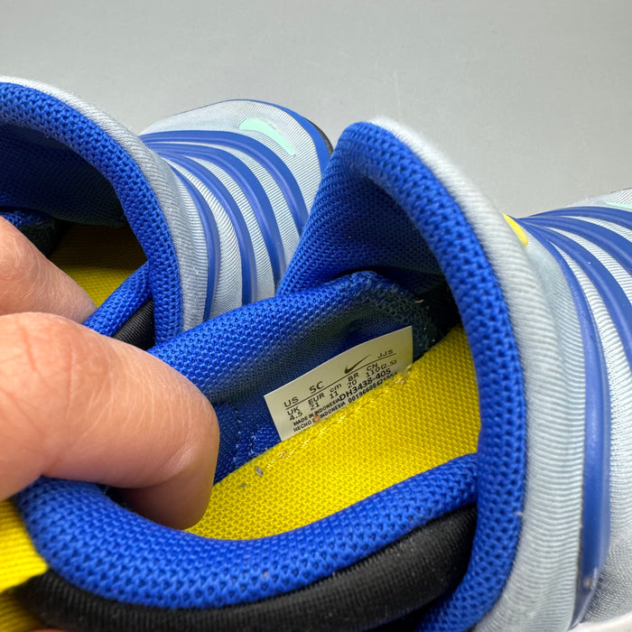 Nike / Runnings Shoes / US5