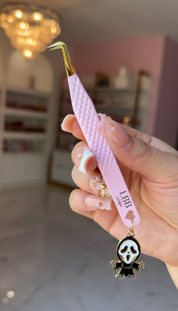 Scream Charm Tweezer