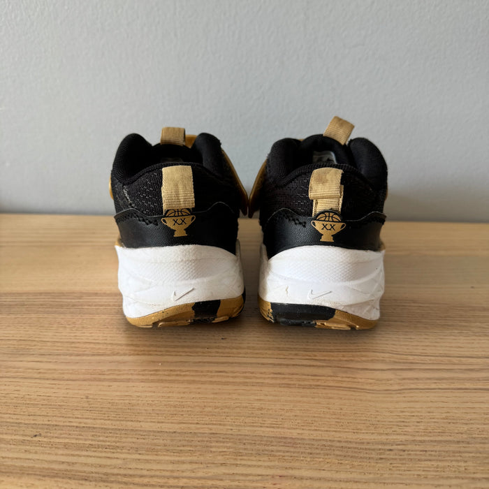 Nike / Sneakers / US13