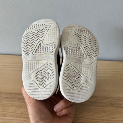 Puma / Sneakers / US6