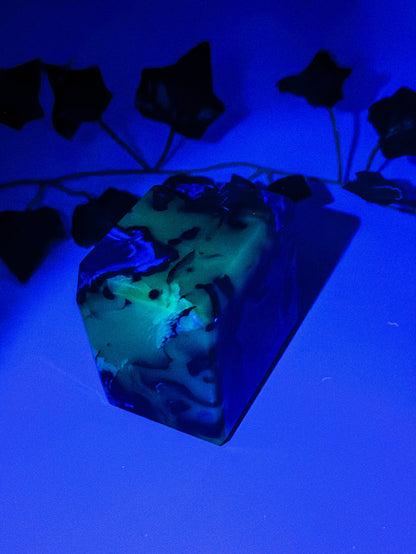 Volcanic Agate Standing Cube (UV) 45C