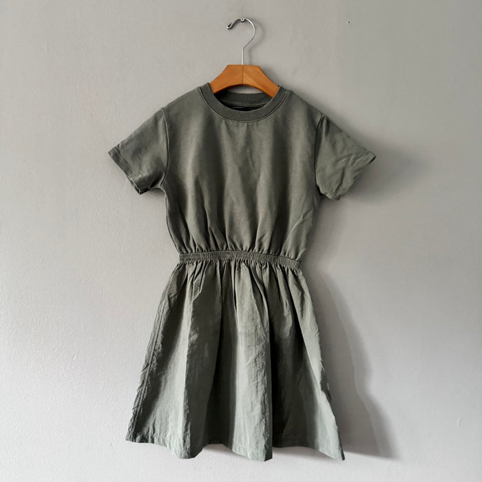 Zara / Khaki dress / 6Y